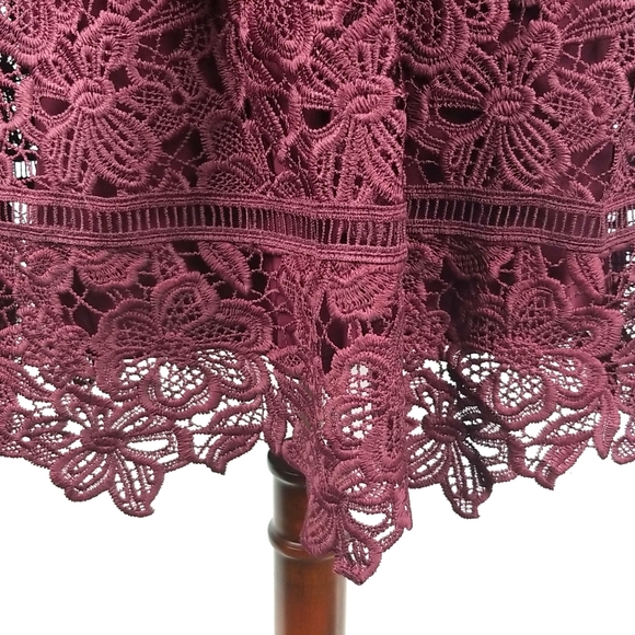 Romeo & Juliet Couture off the Shoulder Lace Dress NWT - Picture 5 of 15